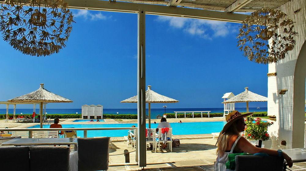 Tinos Beach Hotel ภายนอก รูปภาพ