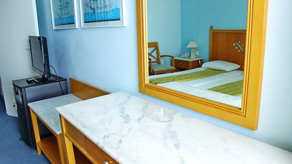 Tinos Beach Hotel ภายนอก รูปภาพ