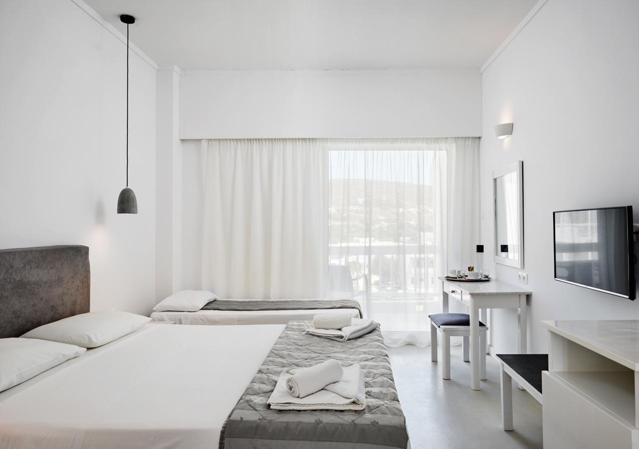 Tinos Beach Hotel ภายนอก รูปภาพ